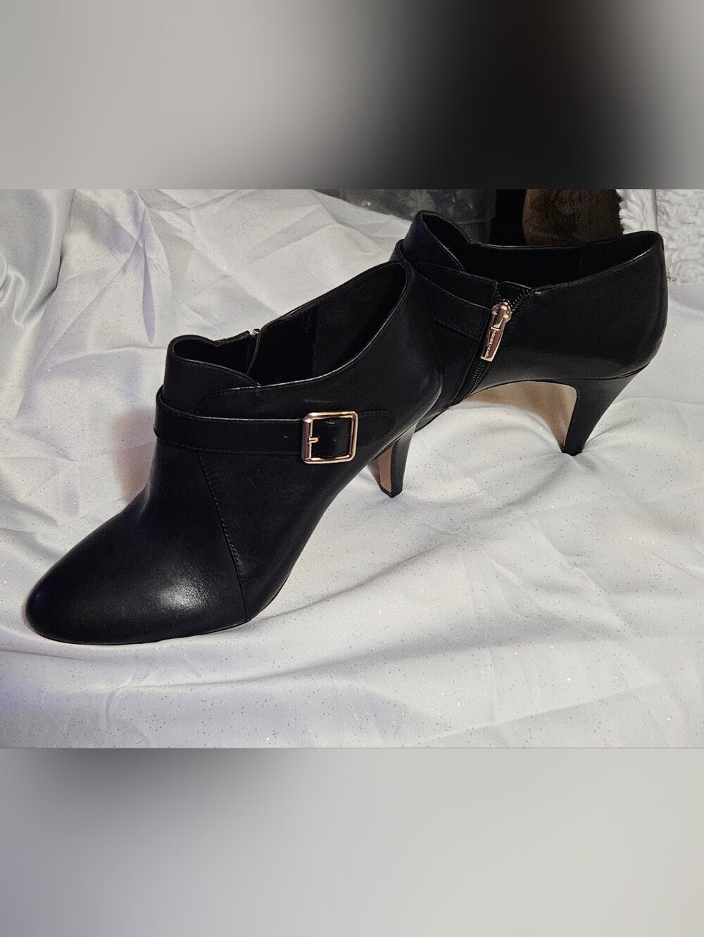 Vince Camuto Black Leather Booties w/ Buckle Detail Size 8 EUC